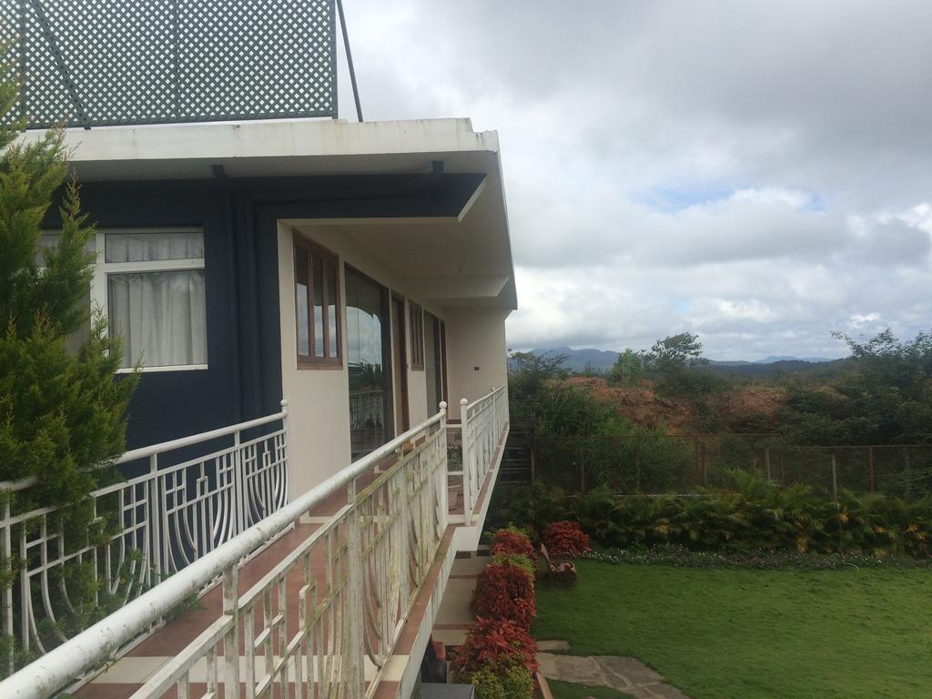 Leisure Vacations Heavenly Hills Villa マディケーリ エクステリア 写真