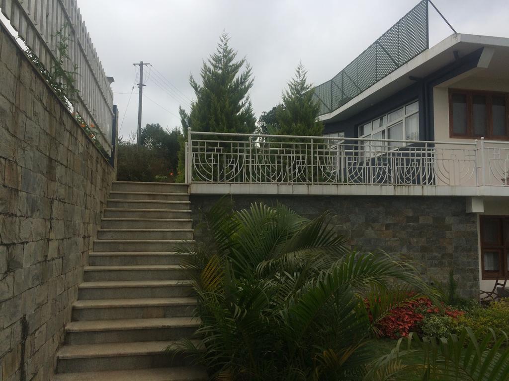 Leisure Vacations Heavenly Hills Villa マディケーリ エクステリア 写真